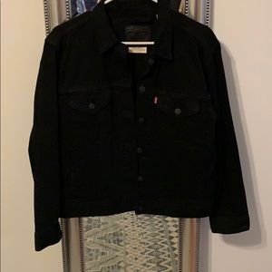Black Levi’s Denim Jacket